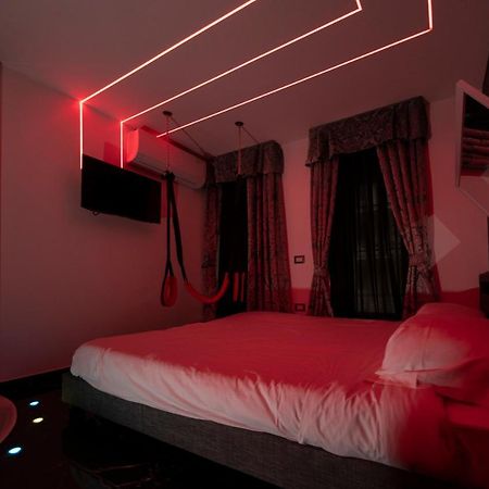 Suite Luxury Bdsm Rome Bagian luar foto